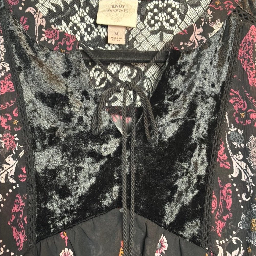 Bohemian Knox Rose Black and Pink Patterned Blouse Relaxed Fit - Picture 6 of 10